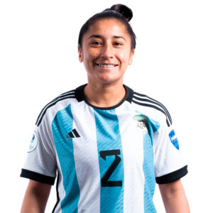 Cecilia López posa con la camiseta argentina en la sesión de fotos de la Copa América de Futsal 2023. Foto: Conmebol.