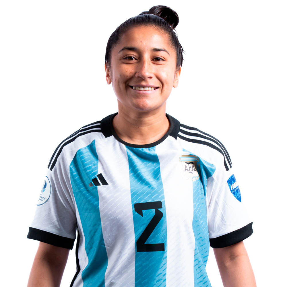 Cecilia López posa con la camiseta argentina en la sesión de fotos de la Copa América de Futsal 2023. Foto: Conmebol.